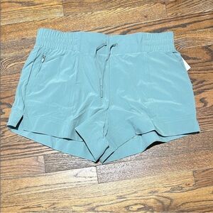 Mid rise Women's Green Shorts